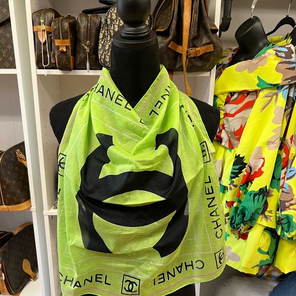 CHANEL SCARF - Picture 12 of 12